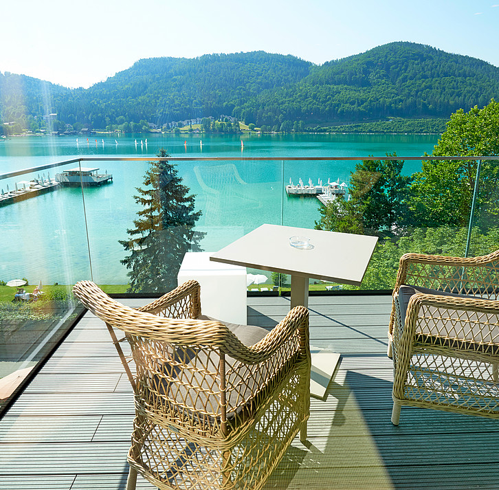 Balcony View onto the Lake Klopein